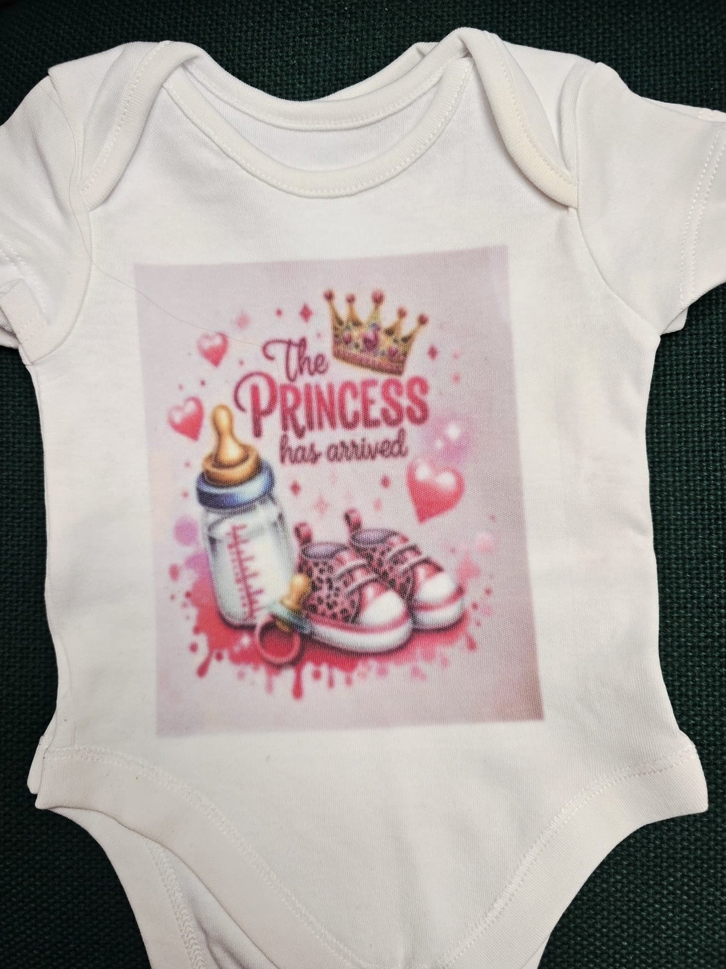 Baby Girl Bodysuit β "The Princess Has Arrived" Printed Romper | Newborn Outfit, Baby Shower Gift & Photo Prop